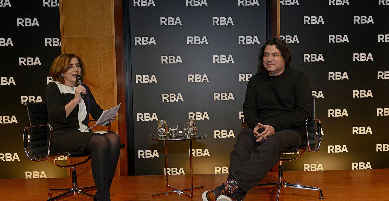 Anoche <a href="/cristinajolonch/">Cristina Jolonch</a> entrevistó a <a href="/gaston_acurio/">Gaston Acurio</a> ante 800 oyentes. Sus mejores frases >> 7canibales.com/las-claves-de-…