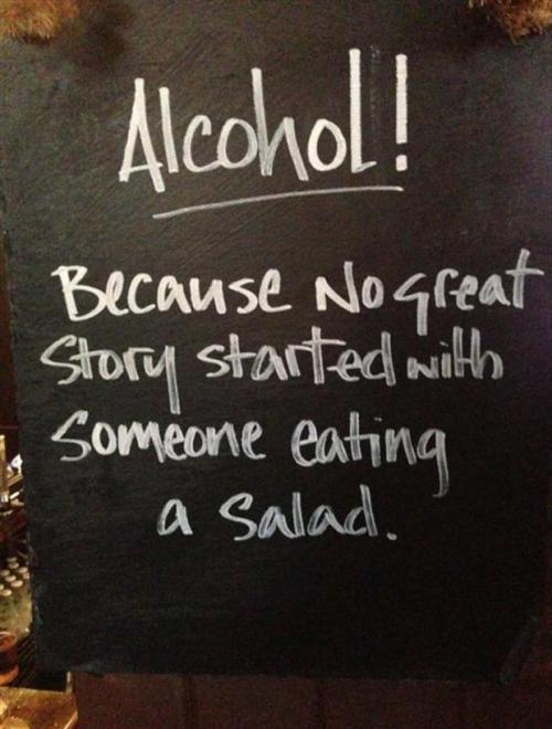 ArtfulDrunkard's tweet photo. As I sit here eating my salad for lunch #imnotarabbit https://t.co/uCeVJPhuuR