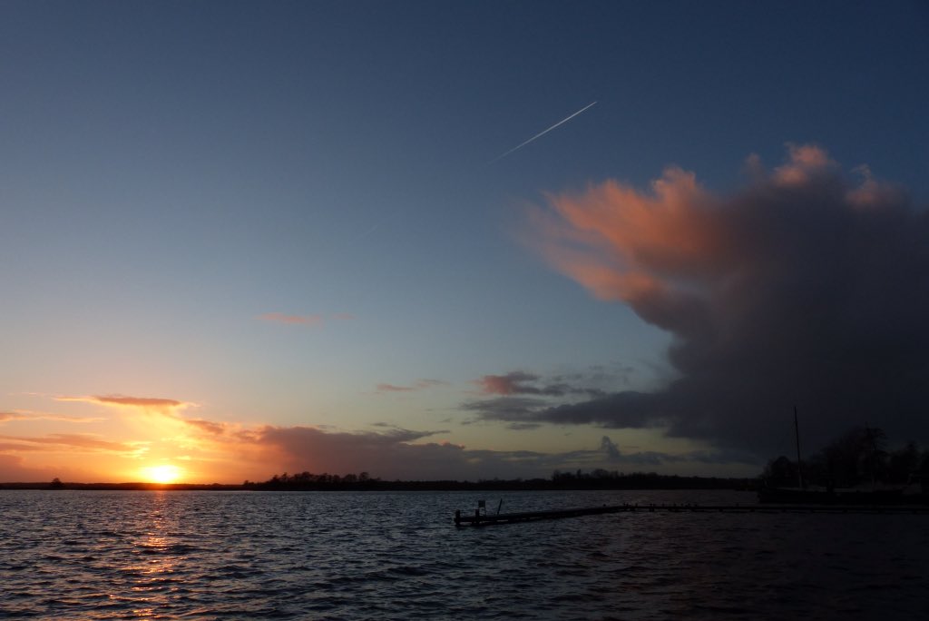 Ssunshot's tweet photo. #Groningen # Leekstermeer #Zonsondergang #3Feb2016
@RTLnieuws @Helgavanleur @Mooieluchten @Mooielucht @WNLVandaag https://t.co/Lh8N2NMqL8