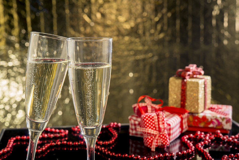 Paint the picture, we create the masterpiece -ART of Linen &amp; Events