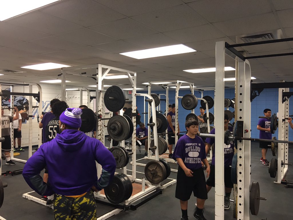 RayburnTexanFB's tweet photo. Southmore INT on campus today getting a workout! Future Texans putting in the work! https://t.co/LcZMcIVCxE