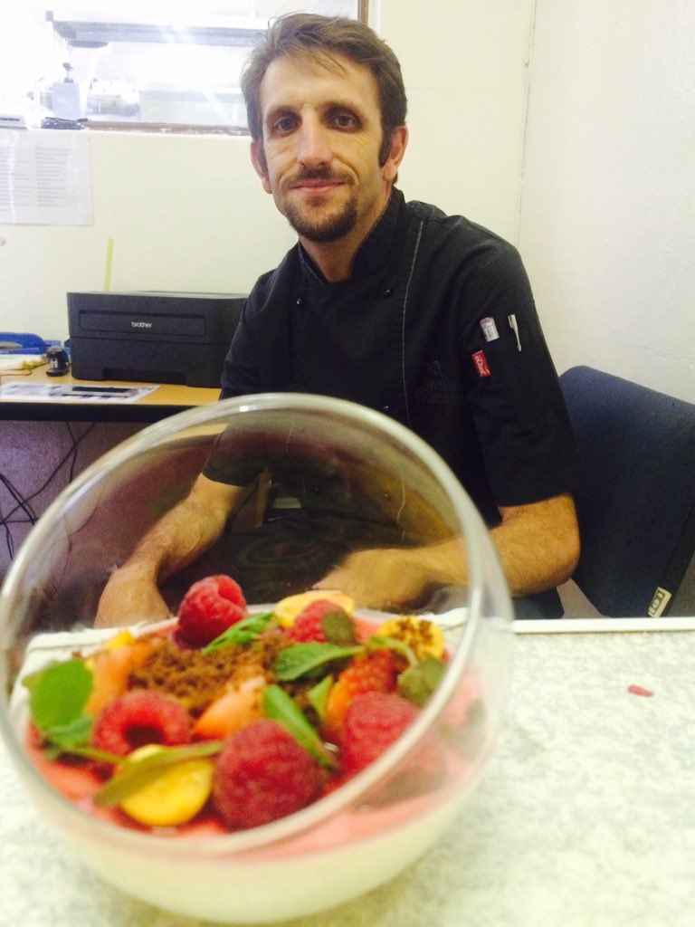 MandzBotha's tweet photo. @madikwehills #ChefGert #dessert @BFSfoodservice @SHAUNKZN1 @David22za @GraemeBain5 https://t.co/QABnOcmuzu