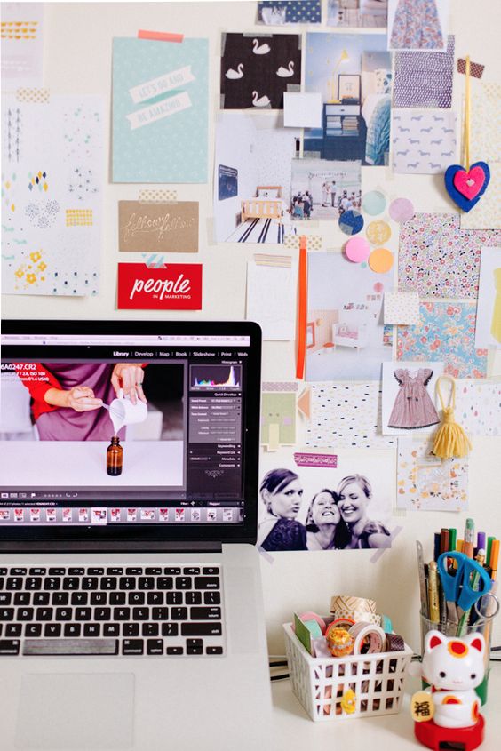 BuzzBrush's tweet image. Let&apos;s add a #buzzbrush into the mix!
#computersavvy #desk #postits #computers #clean