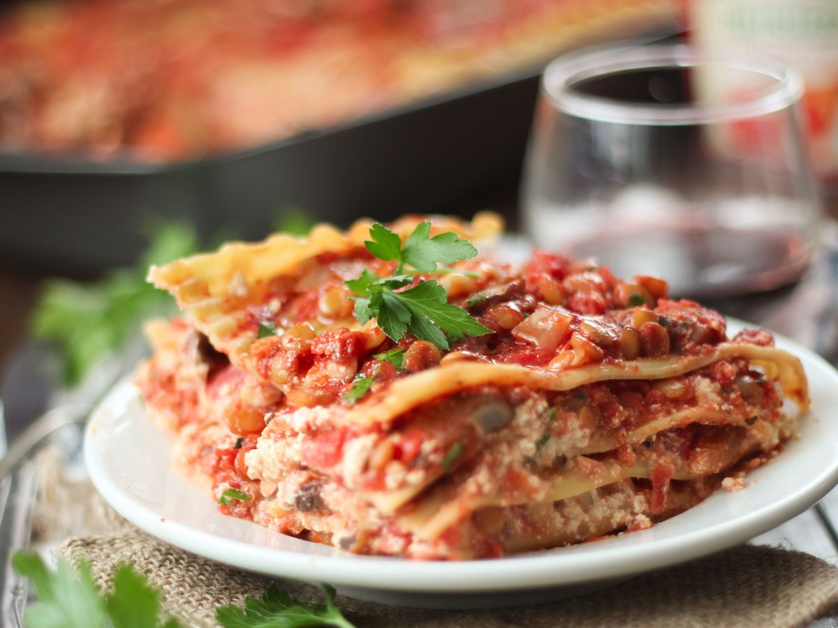Connoisseurus's tweet photo. Vegan Mushroom & Lentil Lasagna! @RedGoldTomatoes #RedpackRecipies #RedpackTomatoes #ad https://t.co/TD01DgeJwy https://t.co/8Lv4wmspZ4
