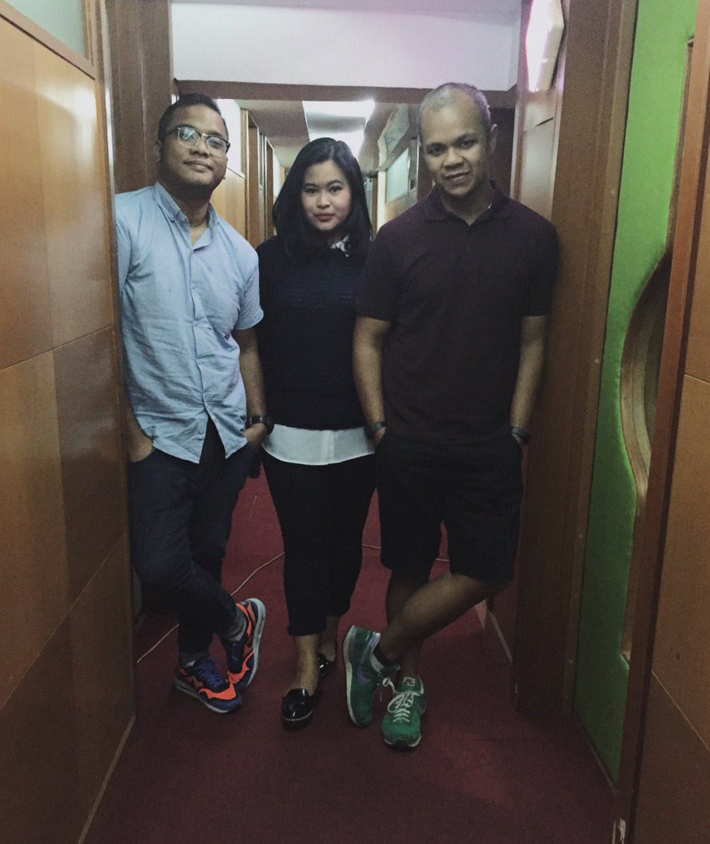 gen987fm's tweet photo. Streaming https://t.co/Hoi7fWrLJI sekarang yuk coiy, udah ada Patra Joey Anka nih sampe jam 1 pagi.

#DIKAMAR https://t.co/Lc4Efr437x