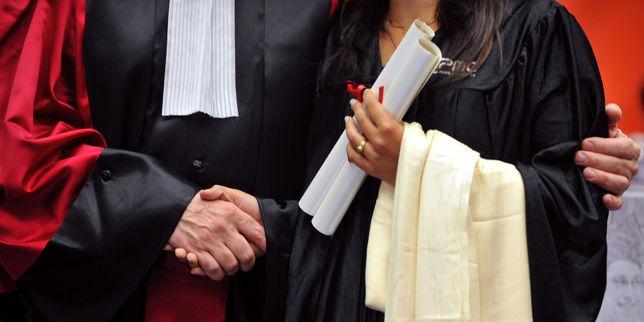 lemondefr's tweet photo. L’insertion professionnelle après un doctorat progresse à petit pas https://t.co/xFE242NQl1 https://t.co/YHyUBh7aCu