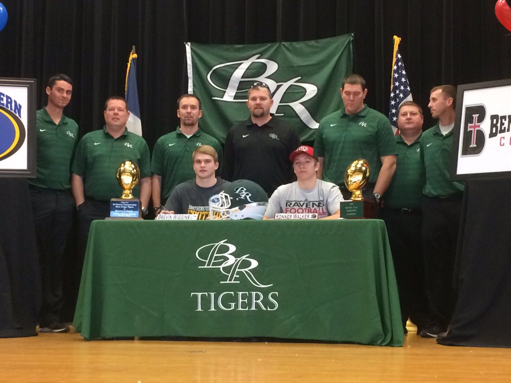 TBWilliamson's tweet photo. At #BlueRidge, it's @BrevIsFootball heading to @GoSoutheastern while @Konnerwalker will play for @ravenathletics! https://t.co/br8o5pRHFR