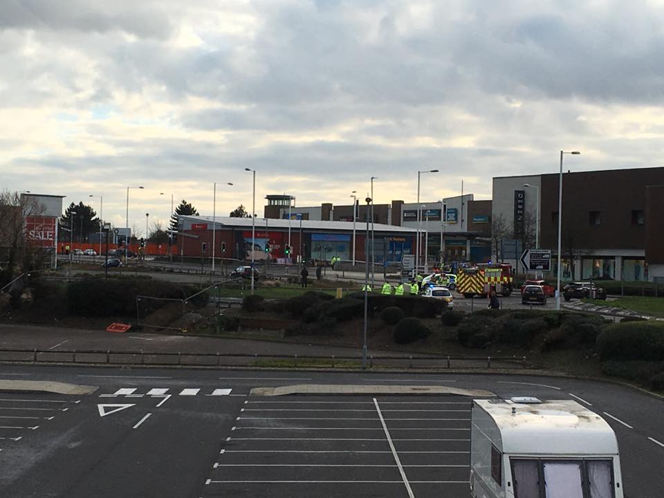 Kent_999s's tweet image. BROADSTAIRS update: Stores at Westwood Cross shopping centre evacuated due to old WW2 bomb found. Pic Ronnie Carman
