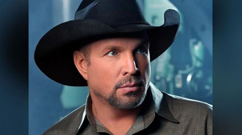 WKYT's tweet photo. Garth Brooks bringing tour back to Kentucky https://t.co/QiO1bH5Au7 https://t.co/xAYMOSy91u
