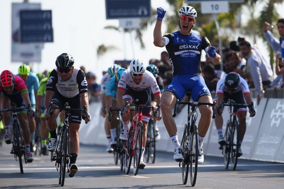 roisdupeloton's tweet photo. Victoire de @marcelkittel sur la 1e étape du Tour de Dubai ! Il devance @MarkCavendish et @Giacomonizzolo https://t.co/SiUXloZnbi