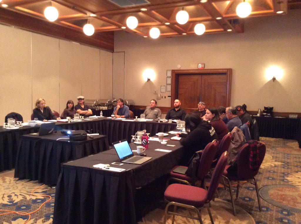 laughingwaterss's tweet photo. Talking about #GreatLakesProtection w @AnishNation Northern Superior Communities & @environmentont in Thunder Bay! https://t.co/T9QumBGc0D
