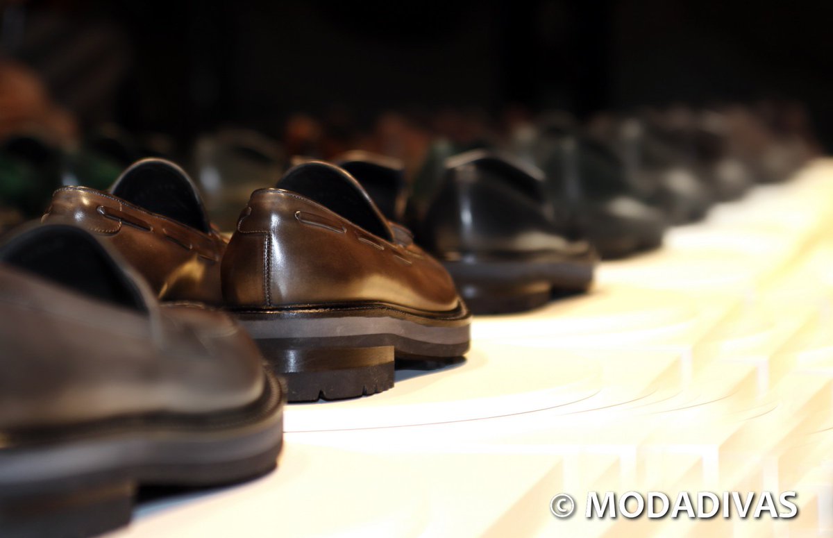 Modadivas's tweet photo. @FrRossetti menswear #FallWinter201617 Collection
https://t.co/RBU6081AOJ https://t.co/EfABtb7T4s