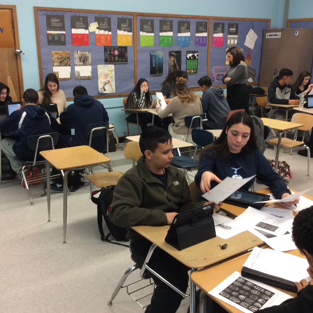 MitchBickman's tweet photo. @MrManningOHS Students examining complexity in Ancient Greece @BigHistoryPro #bighistoryohs #lbhnight2016 @DrZiro https://t.co/E5Mv6C5LKX