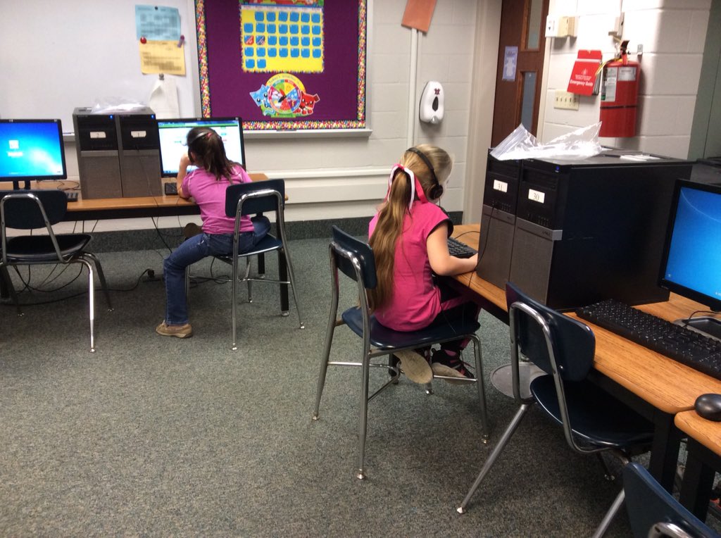 SernaDebby's tweet photo. Mrs. Offerman's class practices language arts skills with IXL. #MVeLearn #INeLearn @msdmvis @williamastein https://t.co/8MZqiLLhgM