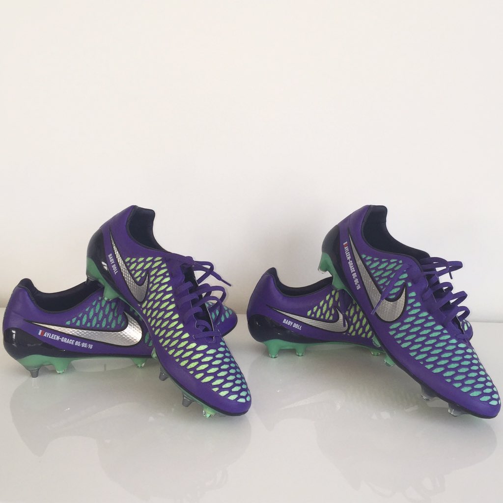 AreolaOfficiel's tweet image. Merci @nikefootball pour ces nouvelles #Magista ! 🇫🇷 #Ayleen-Grace #BabyDoll #TeamNike #NikeMagista @nikefootfrance