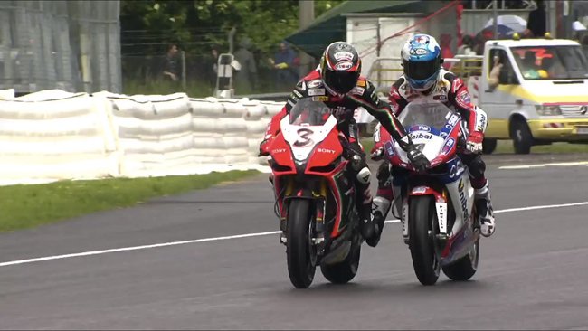 PoderdeLaBarba's tweet photo. #CosaDeDos @maxbiaggi y @CarlosCheca7. https://t.co/2Be2YoqCEh