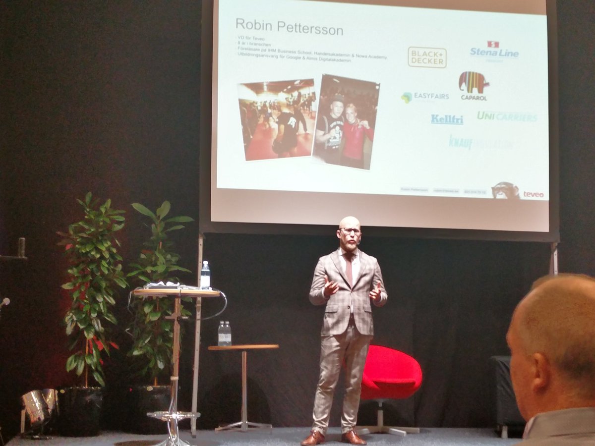 teveo_se's tweet photo. Just nu. Robin pratar digital marknadsföring på fast food &amp;  café / restaurang expo. #ffcre https://t.co/xLvjeK1rJH