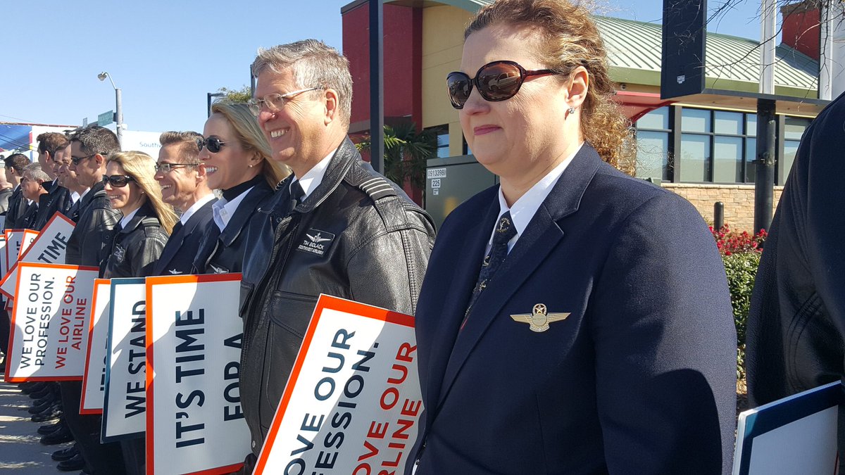 NJASAP's tweet image. Supporting our peers is an NJASAP imperative. #DALPicket #MutualSupport #UnionStrong #swapapilots