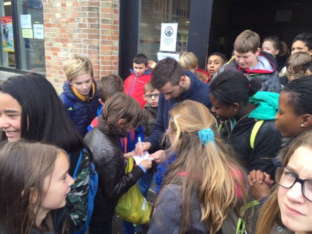 SLHDsecundair kreeg oud-leerling op bezoek <a href="/TuurDierckx/">El Turos 55</a> #ClubBrugge