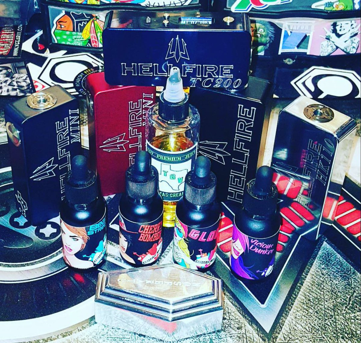TheNicoleMann's tweet photo. #vapeLife #vapper #boxBuilder #tgv #texasGreatVapes #vapeMods #ChiTown #HellFire #VapeJuice @chitown721 https://t.co/W2TR4nRPiD
