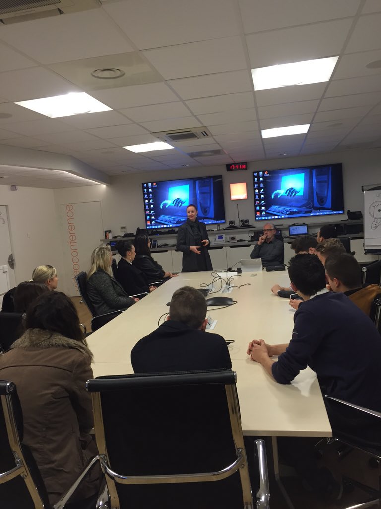 gregancelyon's tweet photo. Visite du showroom d'Orange à Lyon ! #ISEGLyon #ionisconnected https://t.co/U2u5Lajv6N