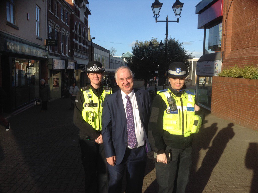 WestMidsPCC's tweet photo. .@WestMidsPCC Pleased to meet Sgt. Debbie Rowbotham and PCSO Sarah Whittle in Halesowen. https://t.co/zRo0cX4C26