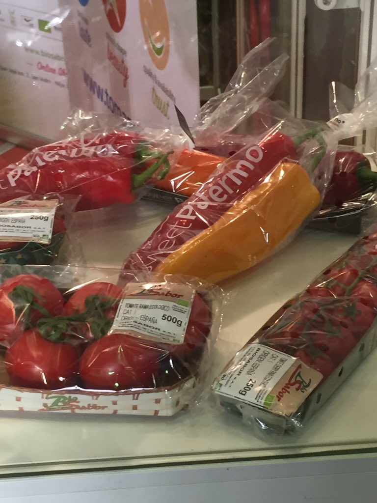 Marnixvdcaaij's tweet image. Goede dag @ fruit logistica met mooie verpakkingen #qualitypack #verpakkingen