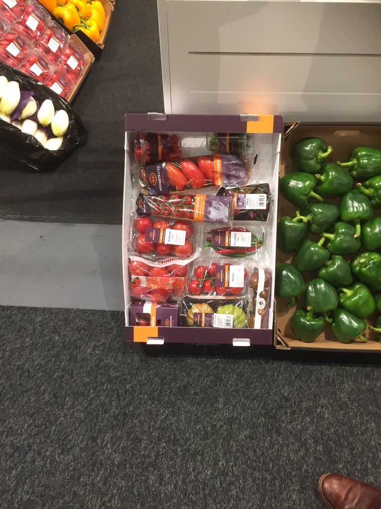 Marnixvdcaaij's tweet image. Goede dag @ fruit logistica met mooie verpakkingen #qualitypack #verpakkingen