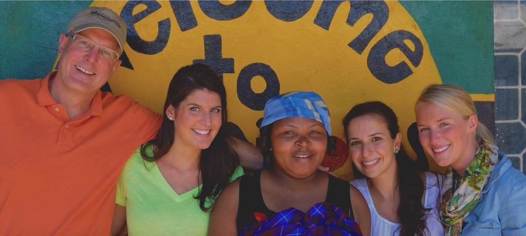 BCAlumni's tweet photo. #EagleToWatch this week: Katie Carey '09 & Hannah Ames Beavers '09 of @beGloriousOrg https://t.co/6cVE13Ak2j https://t.co/kdiAkcCver