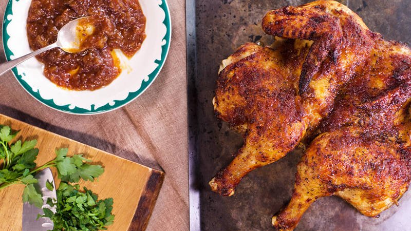 RachaelRayShow's tweet photo. So yum: @SunnyAnderson's sweet-glazed butterflied chicken. https://t.co/hlw1RoAo0e https://t.co/2ekIYMr9Ei