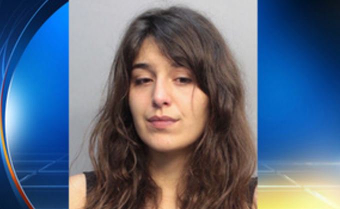 French nanny arrested in DUI crash on Miami Beach. bit.ly/1SssCzf?utm_me… https://t.co/X8tpSAhGHW