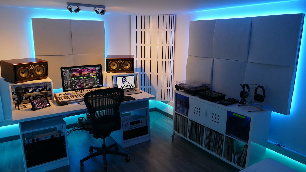 Almost Done !! studioporn #recordingstudio #ledstripe #music #karimhaas #hardwork