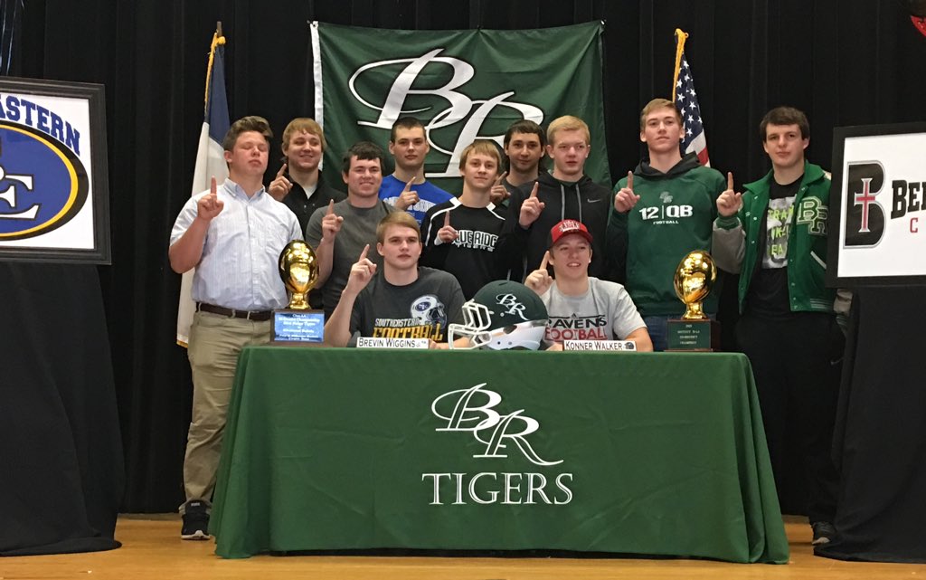 bmwiggins30's tweet photo. @BrevIsFootball @Konnerwalker @kdwigs https://t.co/CMrbhJYqGH