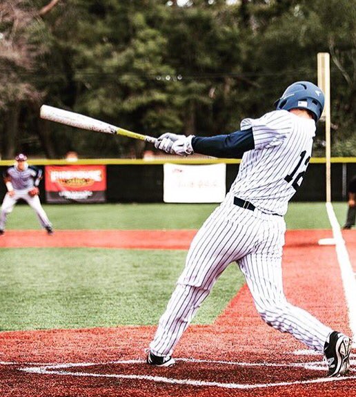 SheafferDanny's tweet photo. Get the head out, hunt the fastball. #doubletoleft @davidsheaffer12 @TMCAthletics @qualityatbats https://t.co/jKaook7YUM