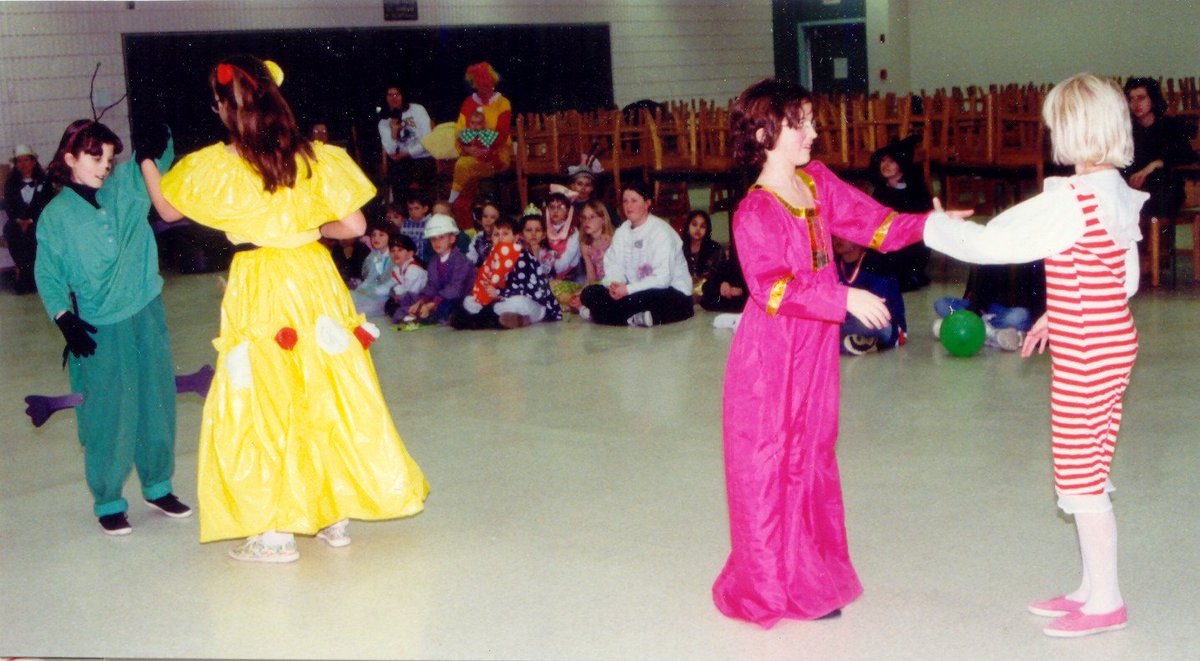 Saskatoon_GJFD's tweet photo. 1995 pics. Looking fw to dancing again @yxegermanschool for #fasching2016 You wouldn't guess Amanda's dress fabric! https://t.co/Rbh9fysZnN