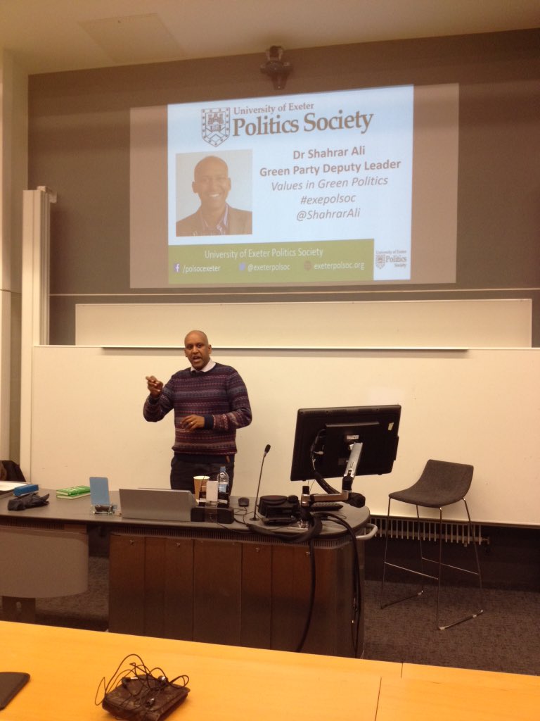 ExeterUniGreens's tweet photo. #GreenParty deputy leader @ShahrarAli at @ExeterPolSoc #exepolsoc https://t.co/SVdEFLAw5B