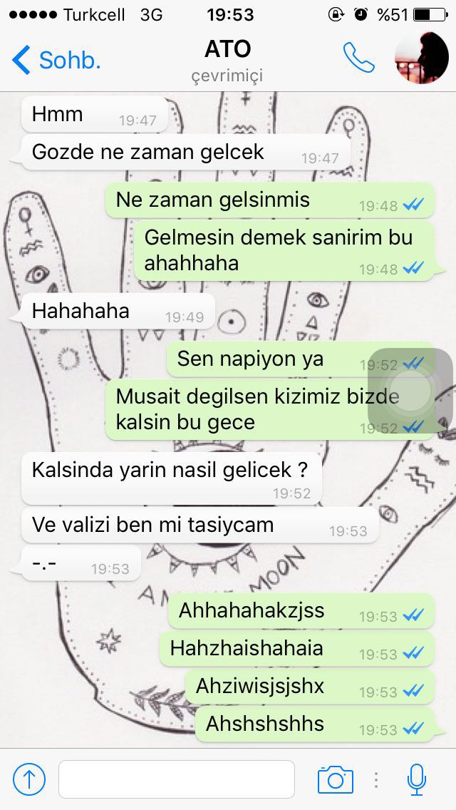 adisyoon's tweet photo. Annemle babam kimde kalacağımı tartışıyor yine. https://t.co/VWa83gtmbh