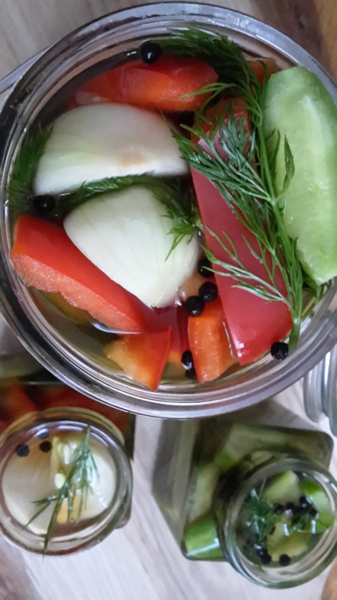 FirePizzas's tweet photo. Getting pickled in the kitchen prepping for @StaggeringBeer brewery opening end of the month! #IPApickles https://t.co/6lSPAG4yOB