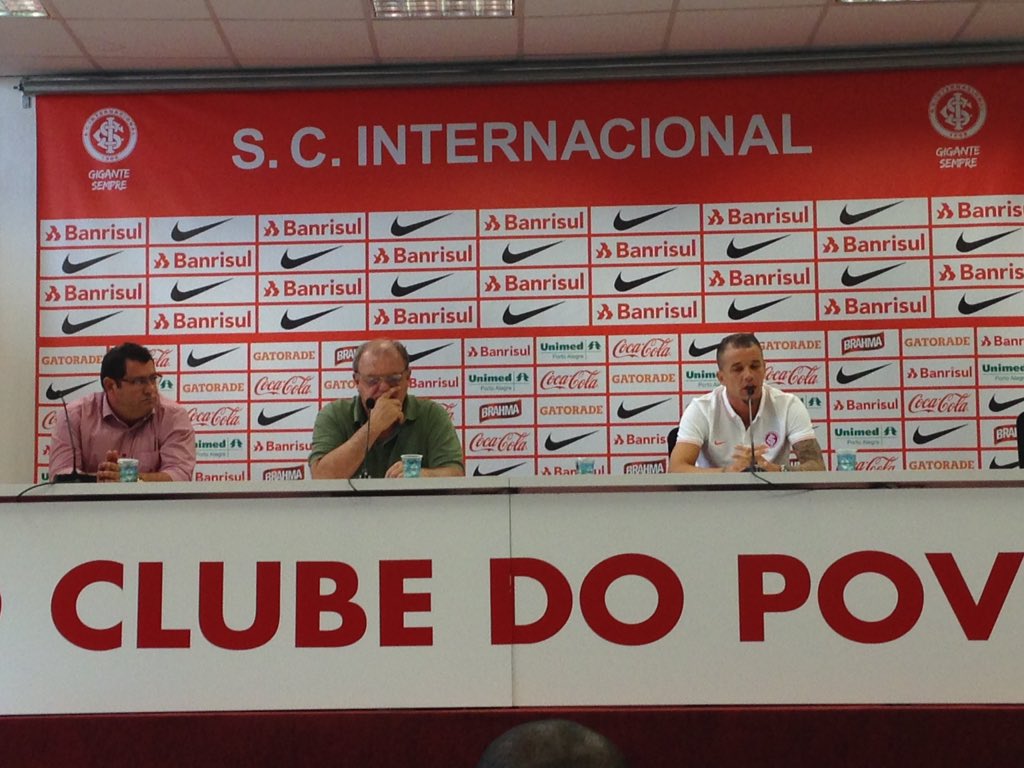 eduardodeconto's tweet photo. "Eu tive a sorte de fazer parte de grandes times aqui no Inter" #gedale https://t.co/slDs1uWDKE