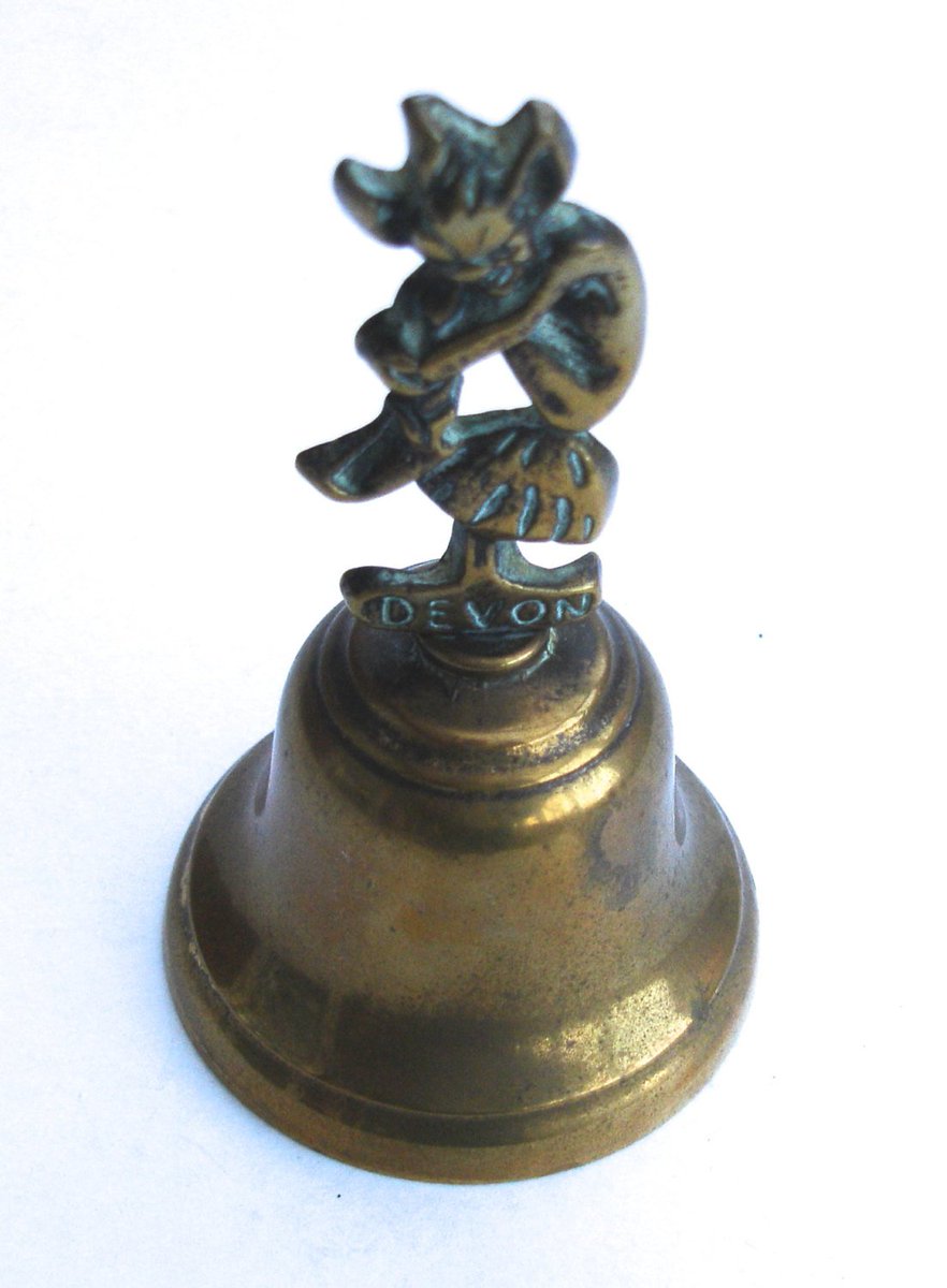 FillyGumbo1's tweet photo. Brass Bell Devon Pixie Bell Devon Imp Bell Vintage Brass Bell Vint… https://t.co/rE9xtK1asn #FillyGumbo #ServiceBell https://t.co/63nTv9N5Pw