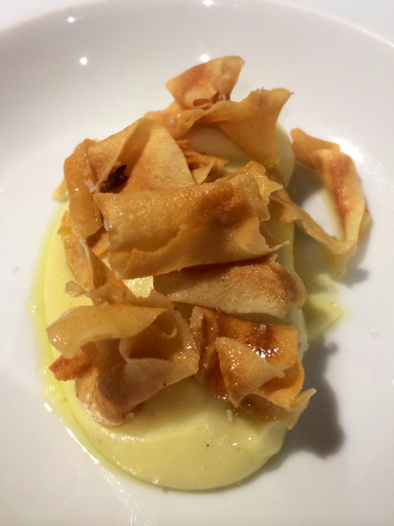 ArpegeLive's tweet photo. Purée pomme de terre et chips de topinambour! https://t.co/cS2QSFt3VT