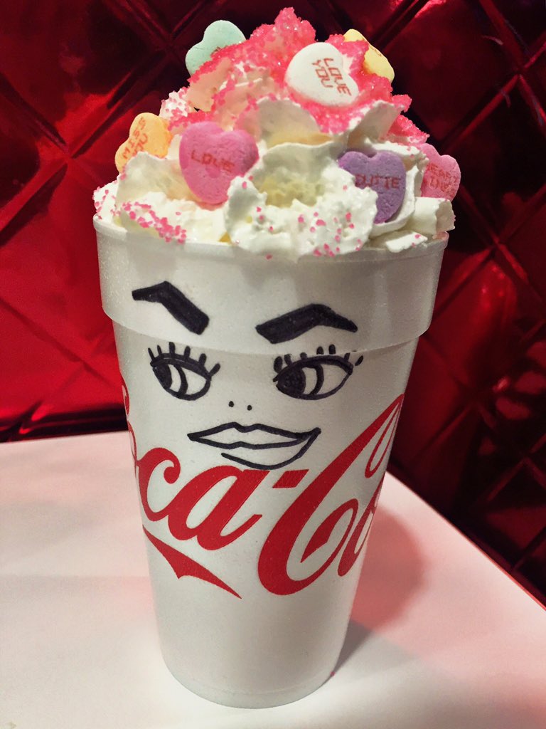 TailpipesShakes's tweet photo. Let me be your valentine. ❤️ RT for a chance to win a #FREESHAKE ❤️ winner picked at 8 https://t.co/0FE1m01wQU
