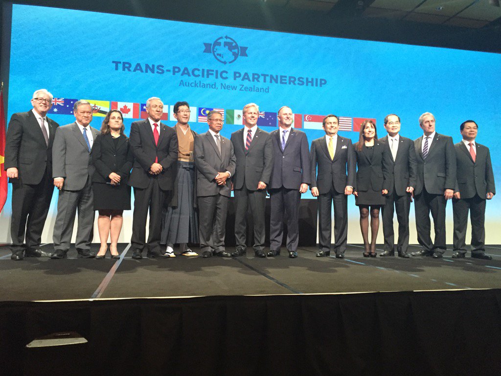 AndrewRobbAO's tweet photo. TPP ministers with NZ PM @johnkeypm https://t.co/vqrQthoO41