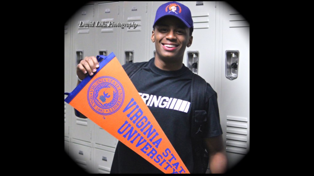 coreyvickers23's tweet photo. Only if you knew how much blood ,sweat, and tears was behind that smile #NationalSigningDay https://t.co/AvV7ZfD2eI