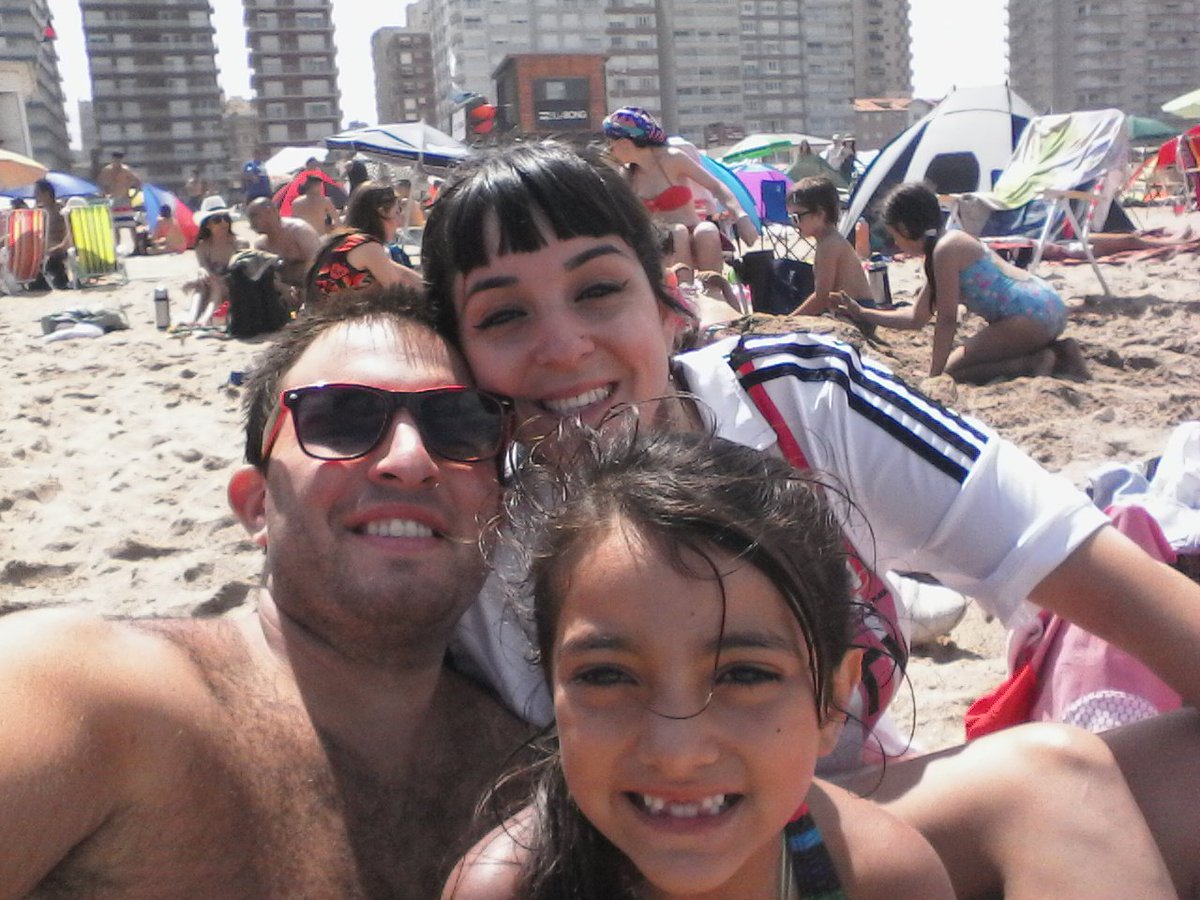 ferarzich14's tweet photo. lobo la concha de tu madre. mi nena lo vio campeon de la libertadores y del torneo y tiene 7 años. que vida de mierd https://t.co/h0mu8HFYJc