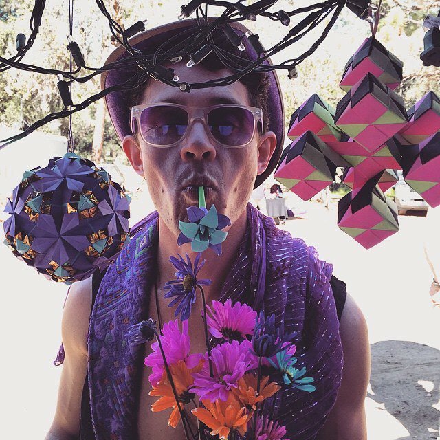 Everfest's tweet photo. Bring a bouquet of flowers to a fest! You'll make new friends + establish a positive vibe <3 #Festieprotip https://t.co/GlLdCBmhpj