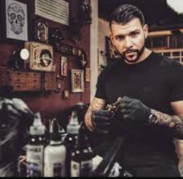 LibertyRuby's tweet photo. How is @JayTAT2 so hunky 😱😍 https://t.co/IkG1nHSD3N