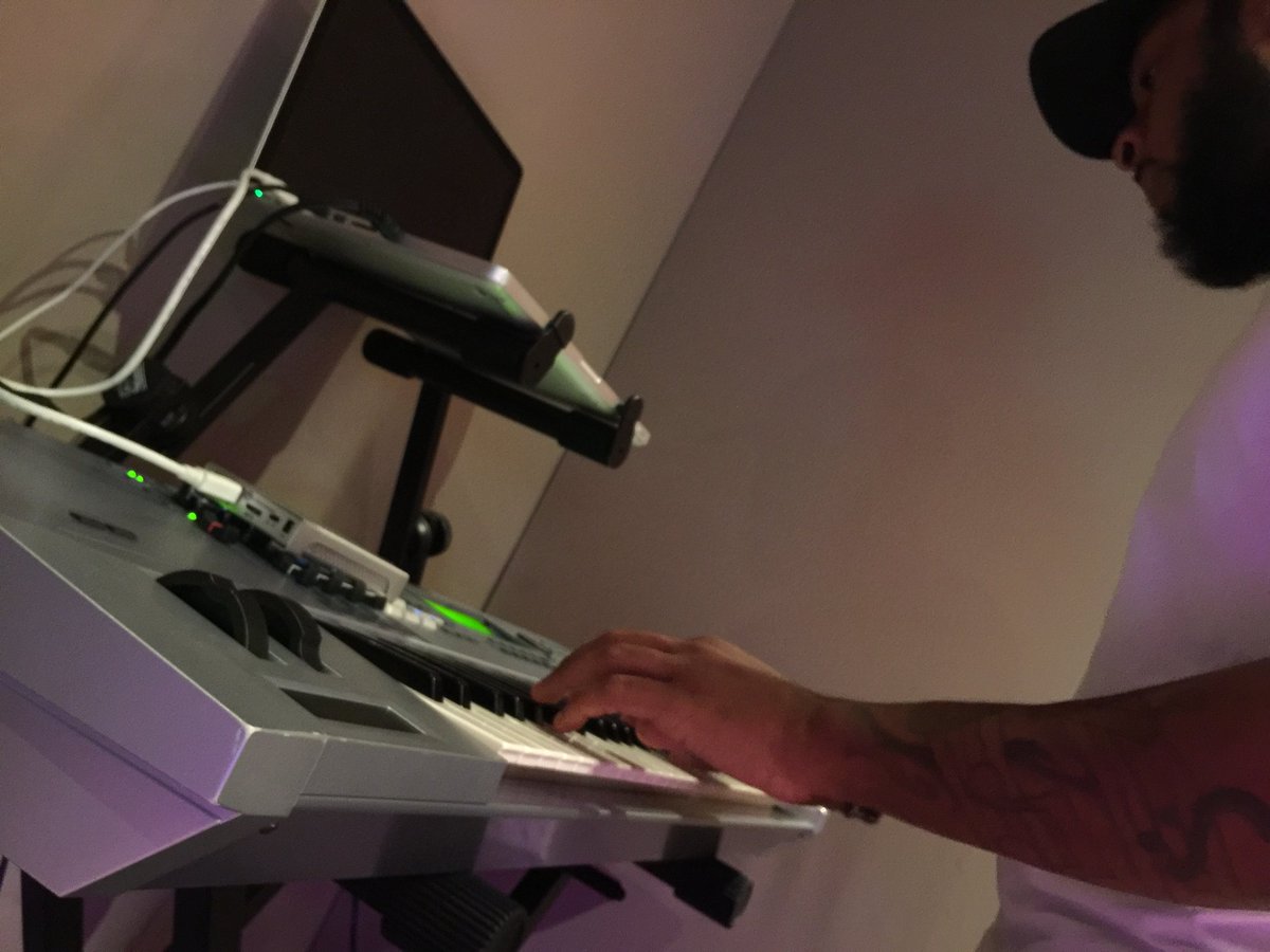 StudioCenterMIA's tweet photo. @tracksion laying down some keys https://t.co/K1hbkAaQpU