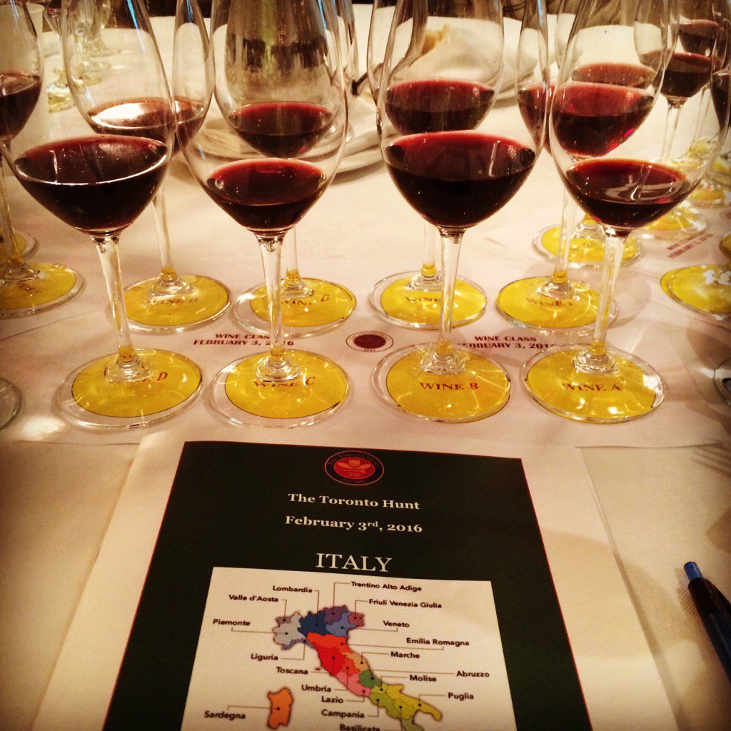 CCVineyards's tweet photo. First night of my Toronto Hunt wine course now in its 15th year. https://t.co/ALMWIZ4VSt