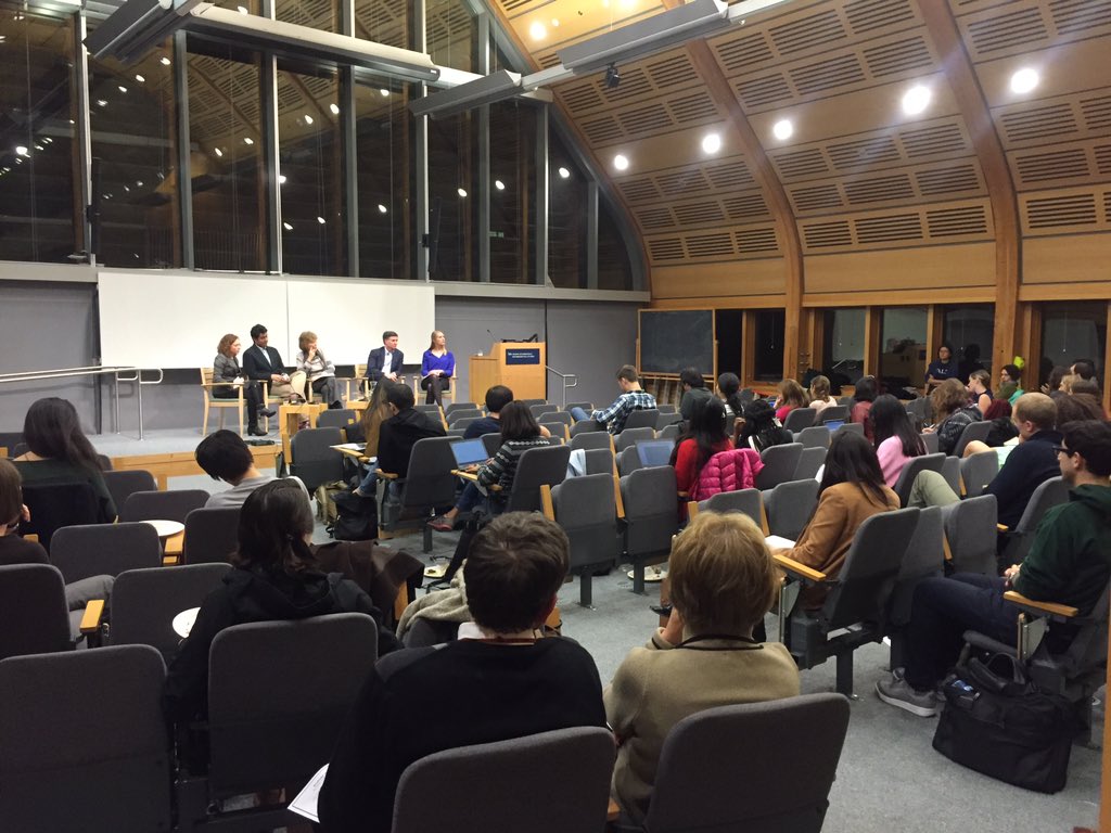 YaleCAN's tweet photo. Q&amp;A breaks out at the Post COP21 Reflections: Students &amp; Faculty @YaleFES @COP21 #climateaction #climatediscussion https://t.co/7dbQzWDwtK
